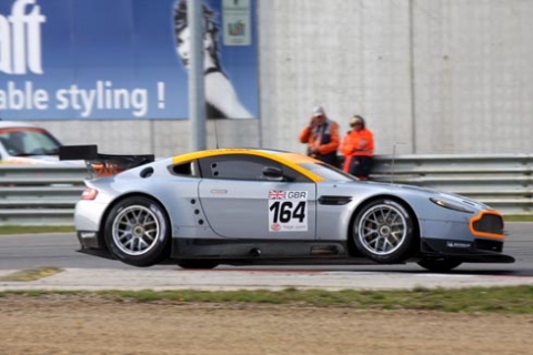 aston_martin_vantage_v8